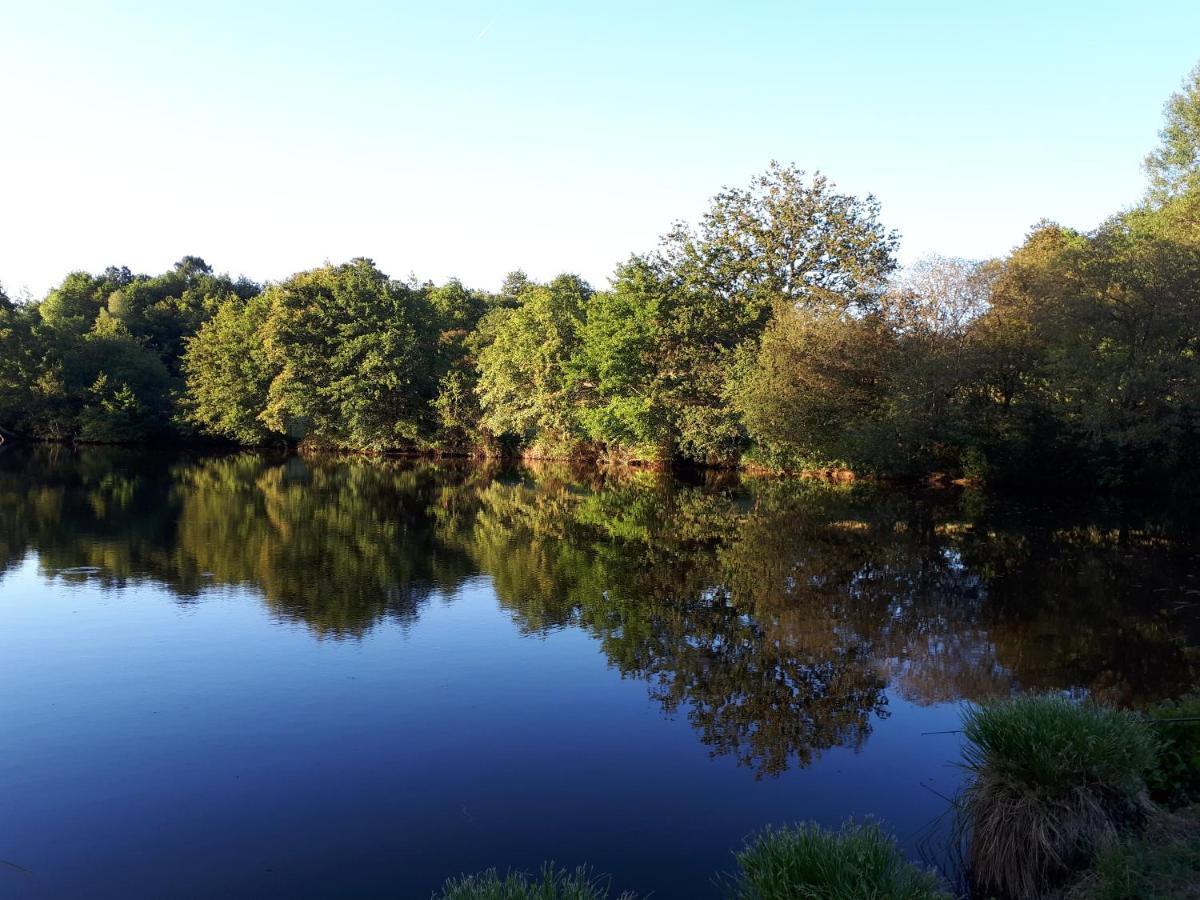 Gite De Lac Tranquille Plaud 外观 照片